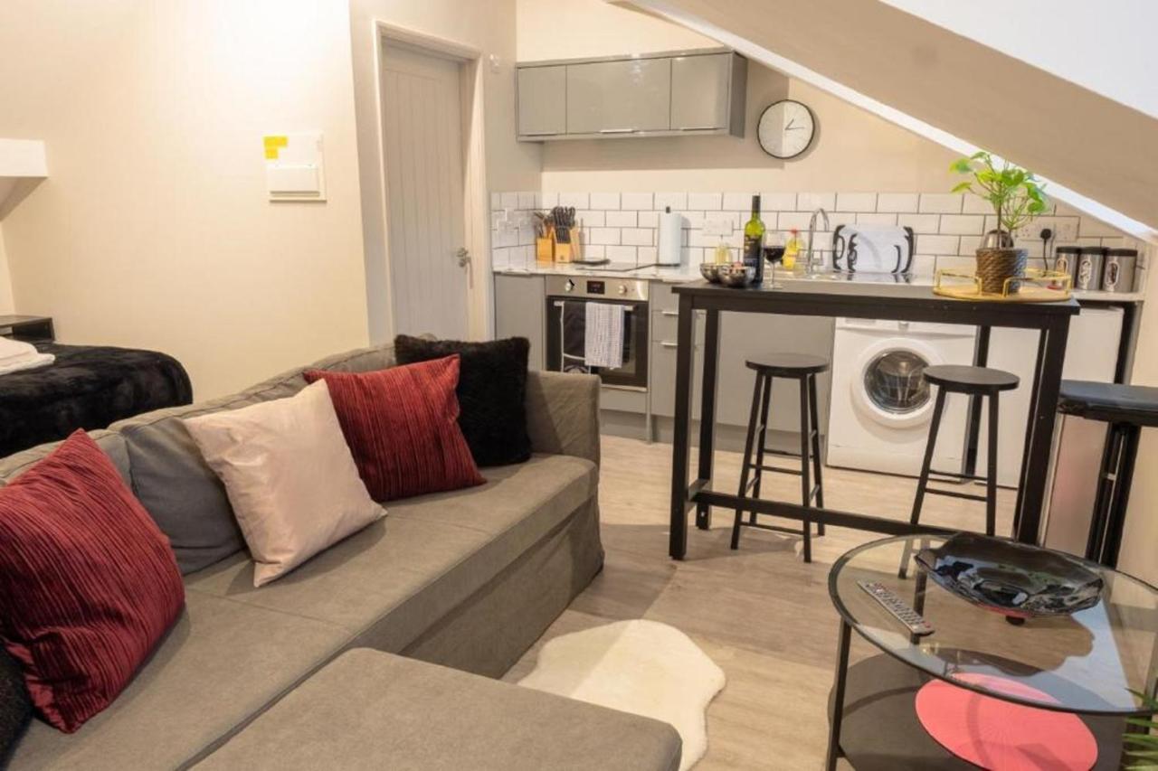 Catharine House Apartment *